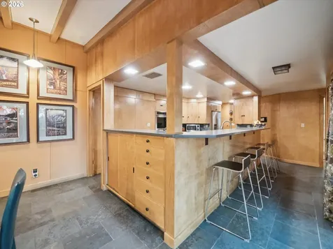 8401 SW Canyon Lane Portland OR 97225