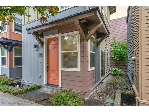 4303 SE Division Street Portland OR 97206
