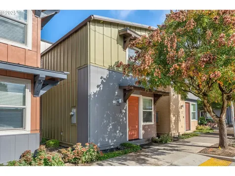 4303 SE Division Street Portland OR 97206