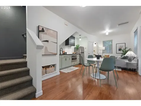 4303 SE Division Street Portland OR 97206