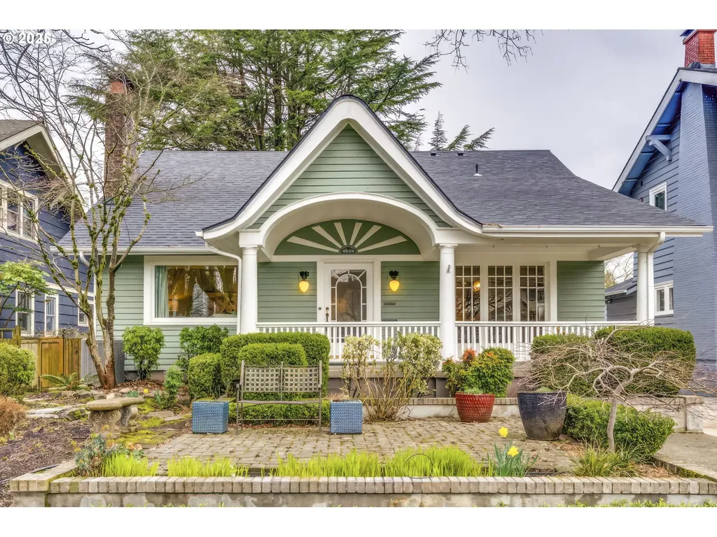 4005 NE Laddington Court Portland OR 97232