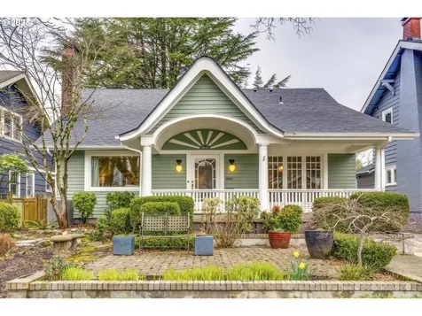 4005 NE Laddington Court Portland OR 97232