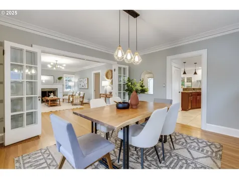 4005 NE Laddington Court Portland OR 97232
