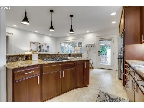 4005 NE Laddington Court Portland OR 97232