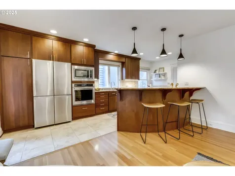 4005 NE Laddington Court Portland OR 97232