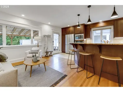 4005 NE Laddington Court Portland OR 97232