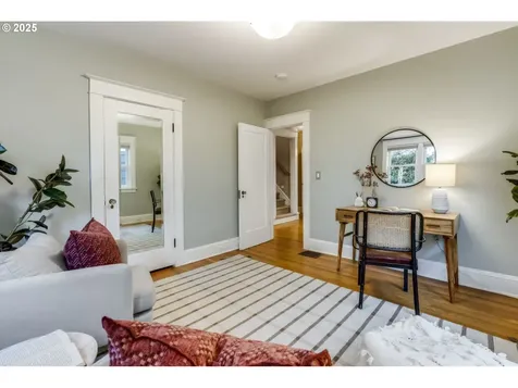 4005 NE Laddington Court Portland OR 97232