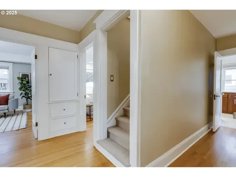 4005 NE Laddington Court Portland OR 97232