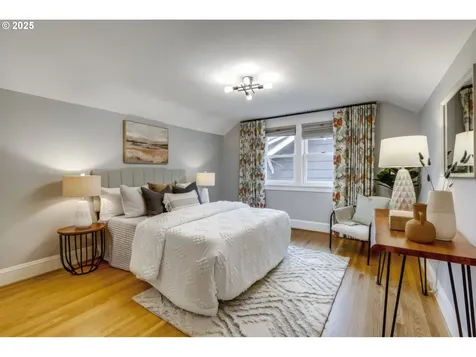 4005 NE Laddington Court Portland OR 97232