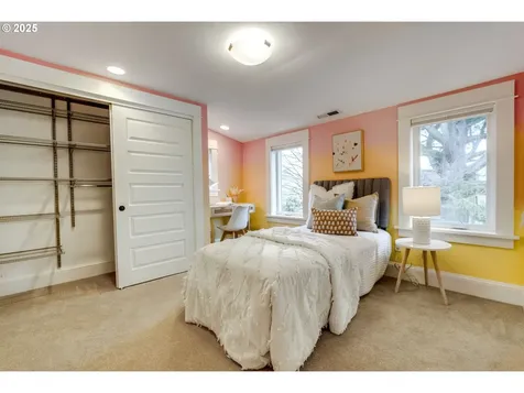 4005 NE Laddington Court Portland OR 97232