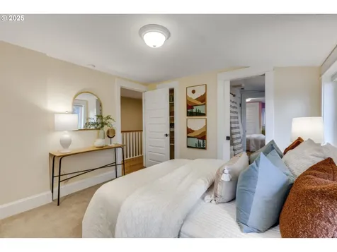 4005 NE Laddington Court Portland OR 97232
