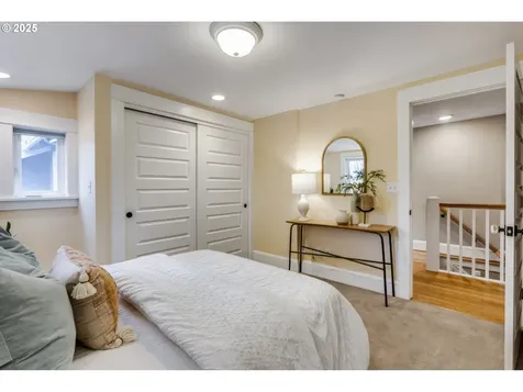 4005 NE Laddington Court Portland OR 97232