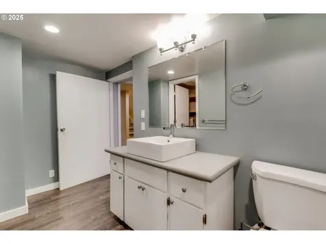 4005 NE Laddington Court Portland OR 97232