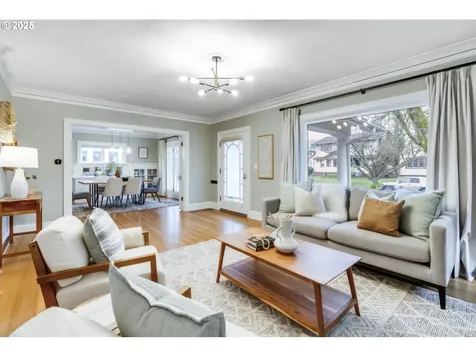 4005 NE Laddington Court Portland OR 97232