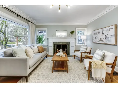 4005 NE Laddington Court Portland OR 97232