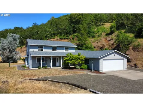 2750 SE Booth Avenue Roseburg OR 97470
