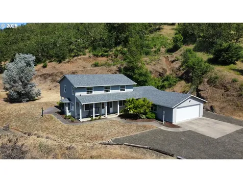 2750 SE Booth Avenue Roseburg OR 97470