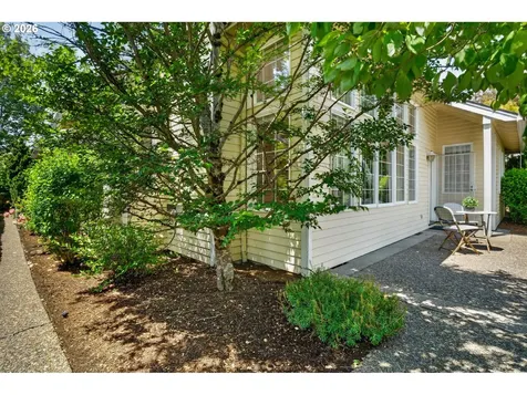 4086 NW Gleneagles Place Portland OR 97229