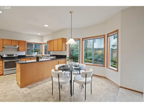 14390 Camden Lane Lake Oswego OR 97035