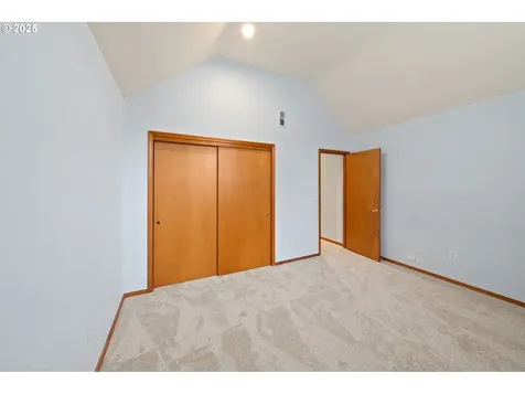 14390 Camden Lane Lake Oswego OR 97035