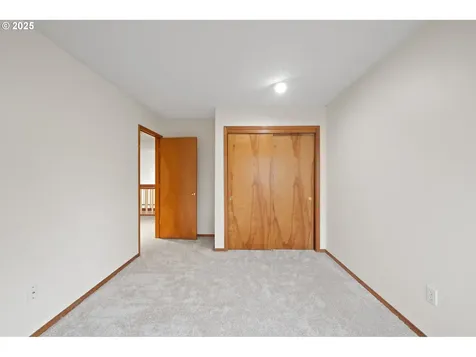 14390 Camden Lane Lake Oswego OR 97035