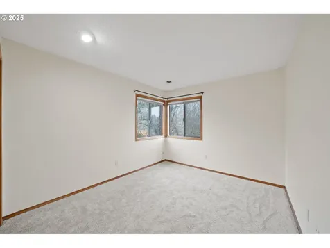 14390 Camden Lane Lake Oswego OR 97035