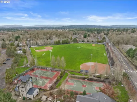 14390 Camden Lane Lake Oswego OR 97035