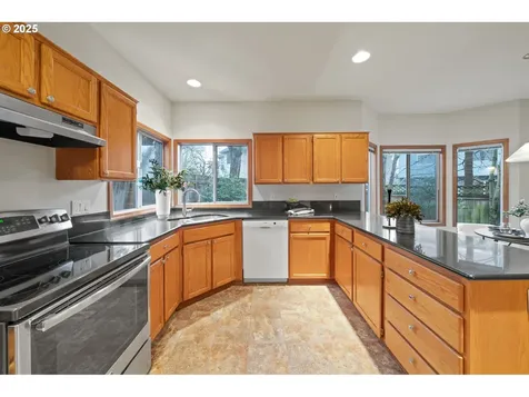 14390 Camden Lane Lake Oswego OR 97035