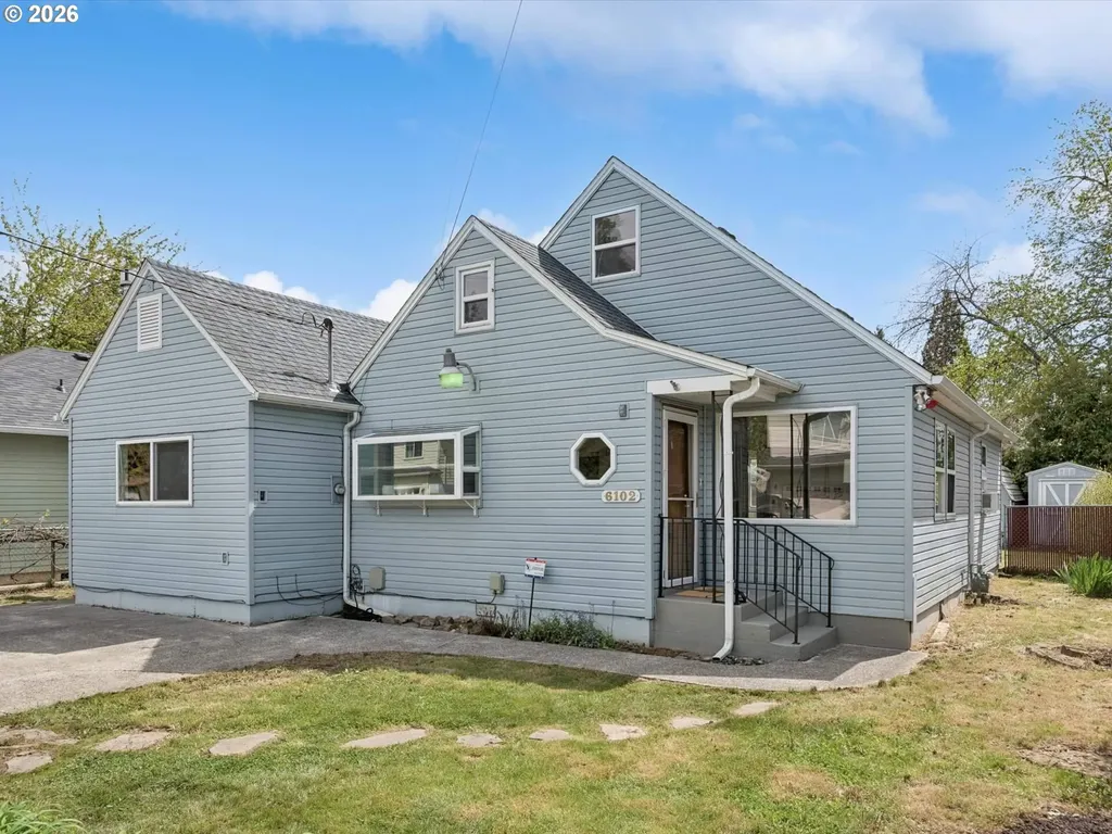 6102 SE Knapp Street Portland OR 97206