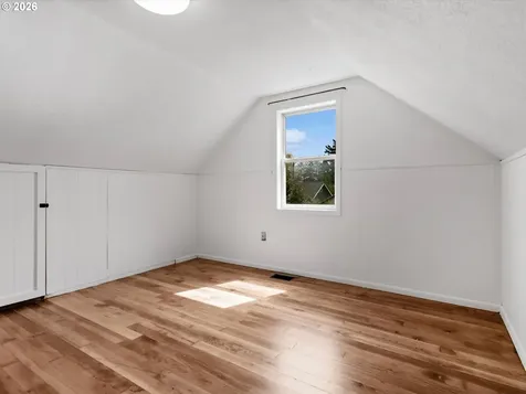 6102 SE Knapp Street Portland OR 97206