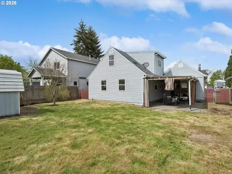 6102 SE Knapp Street Portland OR 97206