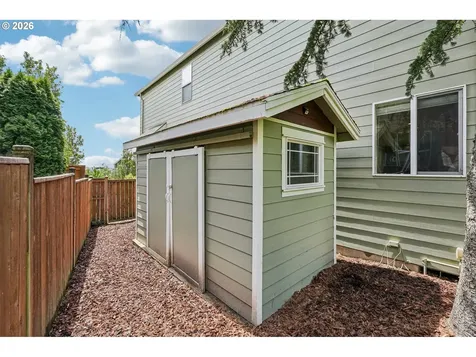 944 NW Hoquiam Court Camas WA 98607