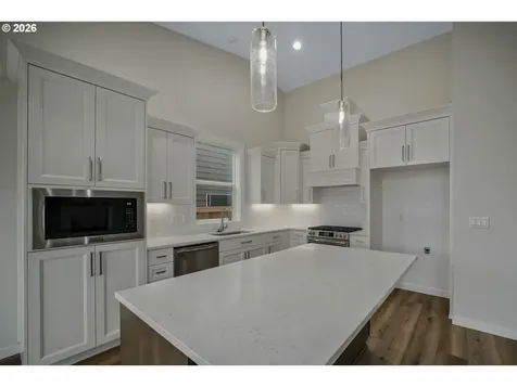 6699 Naomi Danielle Street SE Salem OR 97306