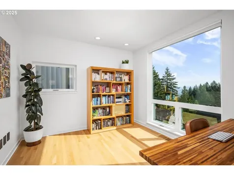 2916 SW Canterbury Lane Portland OR 97205