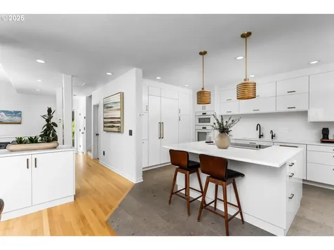 2916 SW Canterbury Lane Portland OR 97205