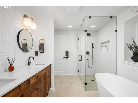 2916 SW Canterbury Lane Portland OR 97205