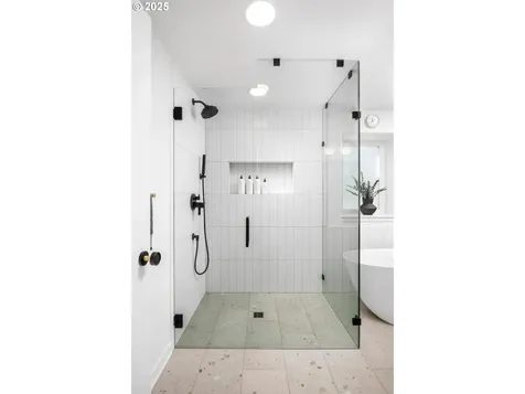 2916 SW Canterbury Lane Portland OR 97205