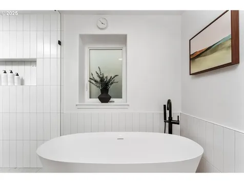 2916 SW Canterbury Lane Portland OR 97205