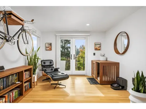 2916 SW Canterbury Lane Portland OR 97205