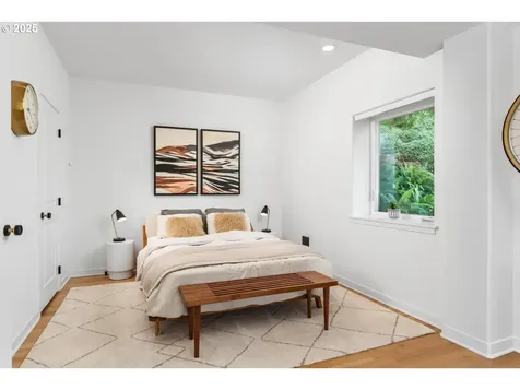2916 SW Canterbury Lane Portland OR 97205