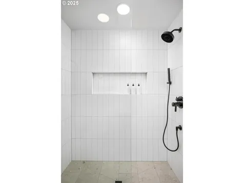 2916 SW Canterbury Lane Portland OR 97205