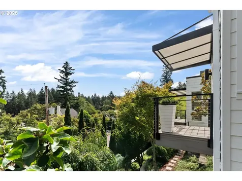 2916 SW Canterbury Lane Portland OR 97205
