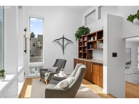 2916 SW Canterbury Lane Portland OR 97205