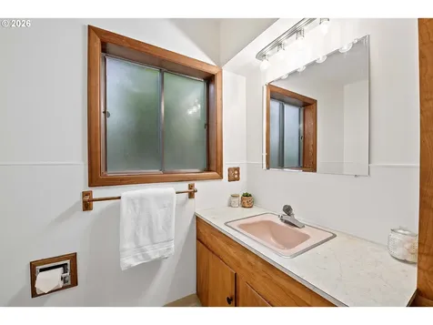 430 SW Cedar Avenue Warrenton OR 97146