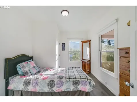 2650 Van Horn Drive Hood River OR 97031