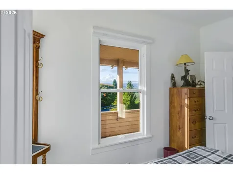 2650 Van Horn Drive Hood River OR 97031