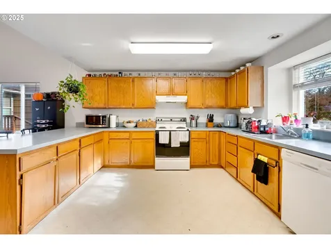3729 N Farragut Street Portland OR 97217
