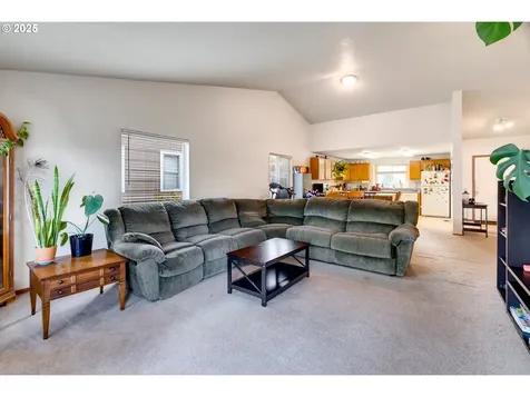 3729 N Farragut Street Portland OR 97217