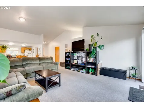 3729 N Farragut Street Portland OR 97217