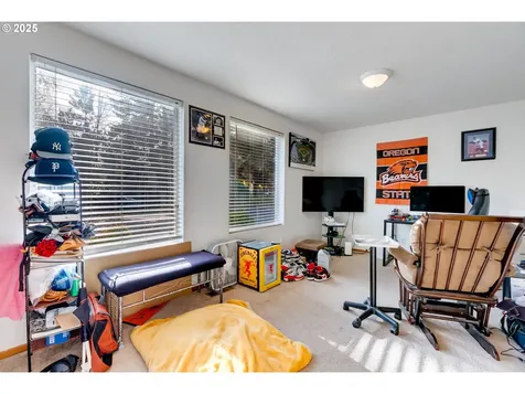 3729 N Farragut Street Portland OR 97217